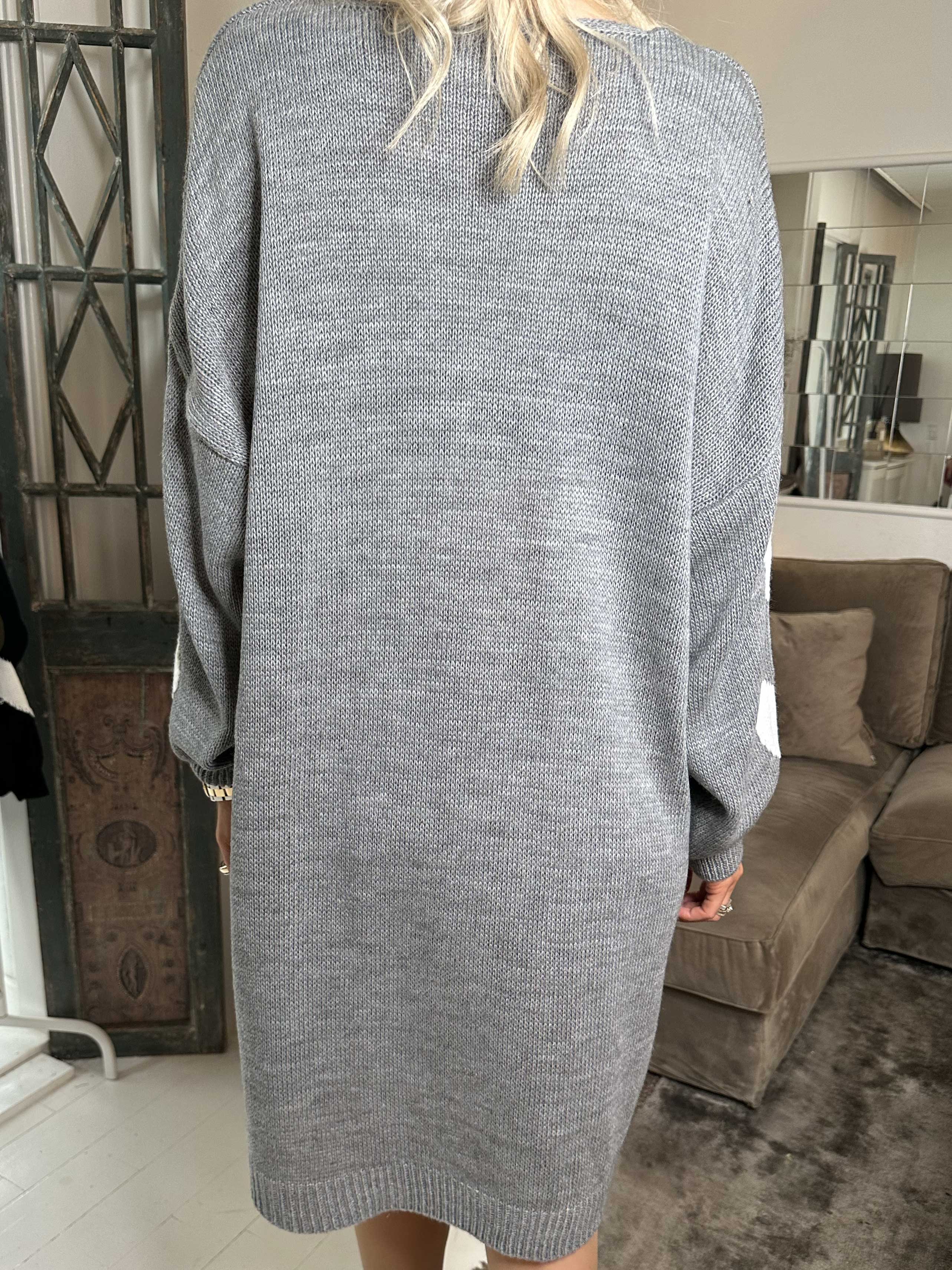 Lela - Strikkjole med hjerter